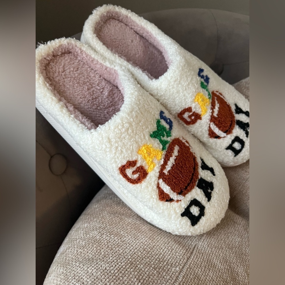 New Happy Feet Cozy Game Day Slippers Size M 8-9 - Picture 5 of 5